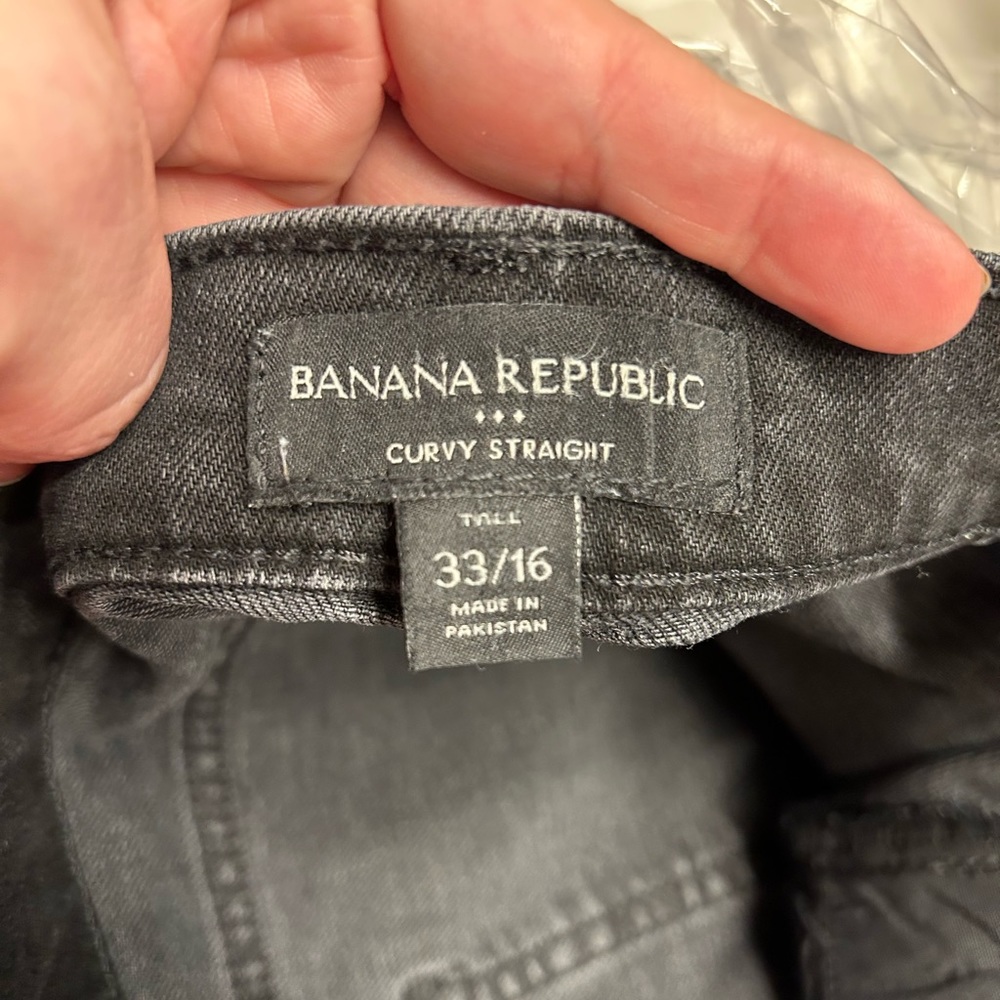 Brand new never wore women’s banana republic curvy black jeans.
